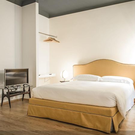 Brera Apartments In Porta Romana Milan Bagian luar foto