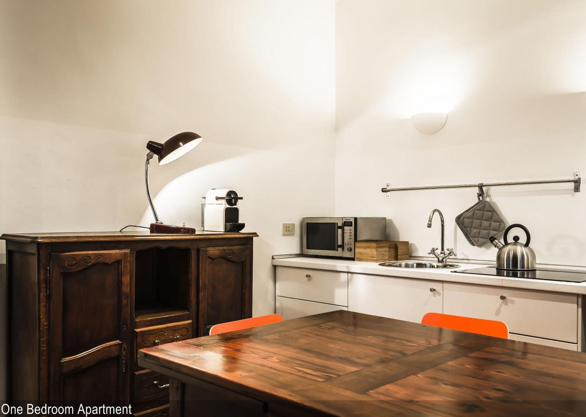 Brera Apartments In Porta Romana Milan Bagian luar foto